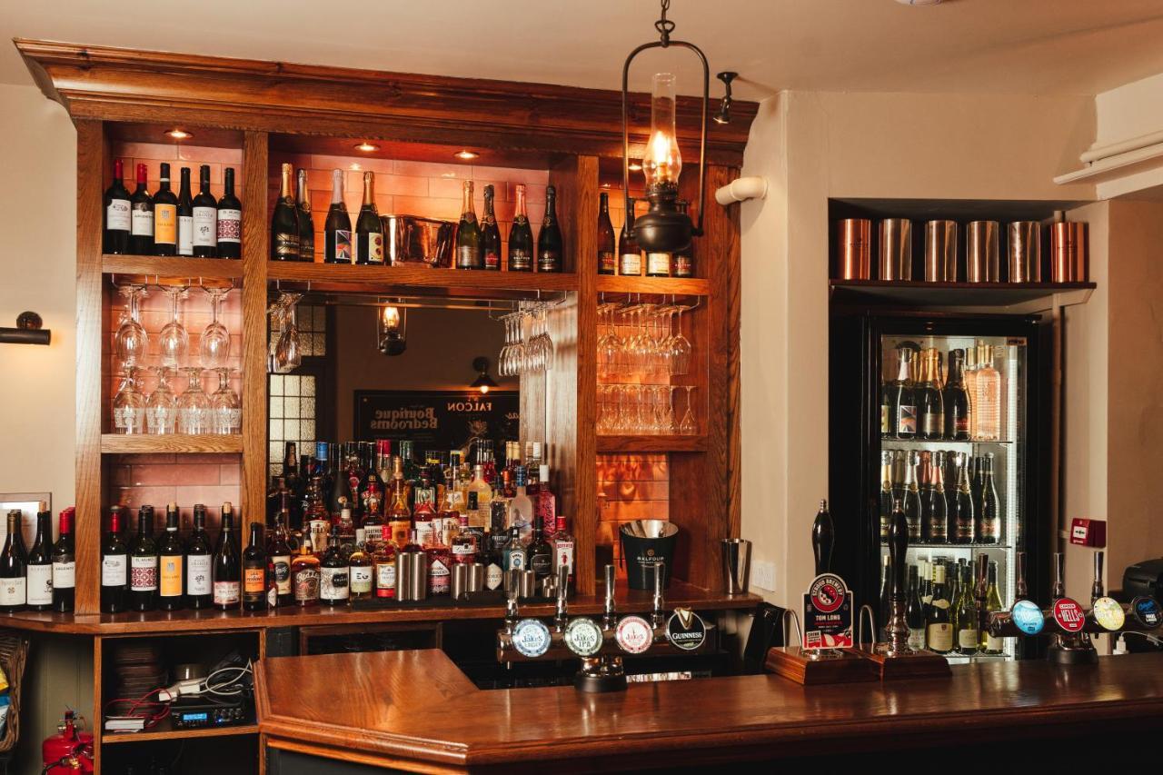 פיינסוויק The Falcon Inn מראה חיצוני תמונה